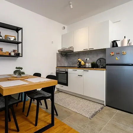 Aspectus Apartment *