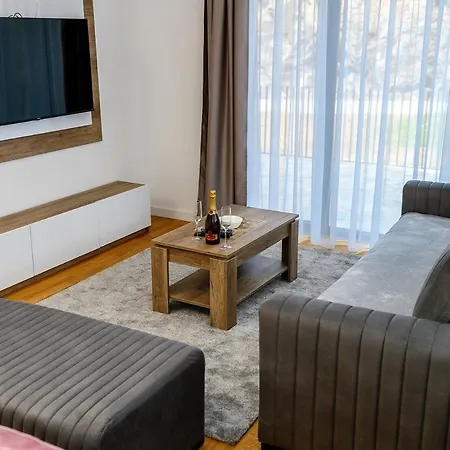 Aspectus Apartment *